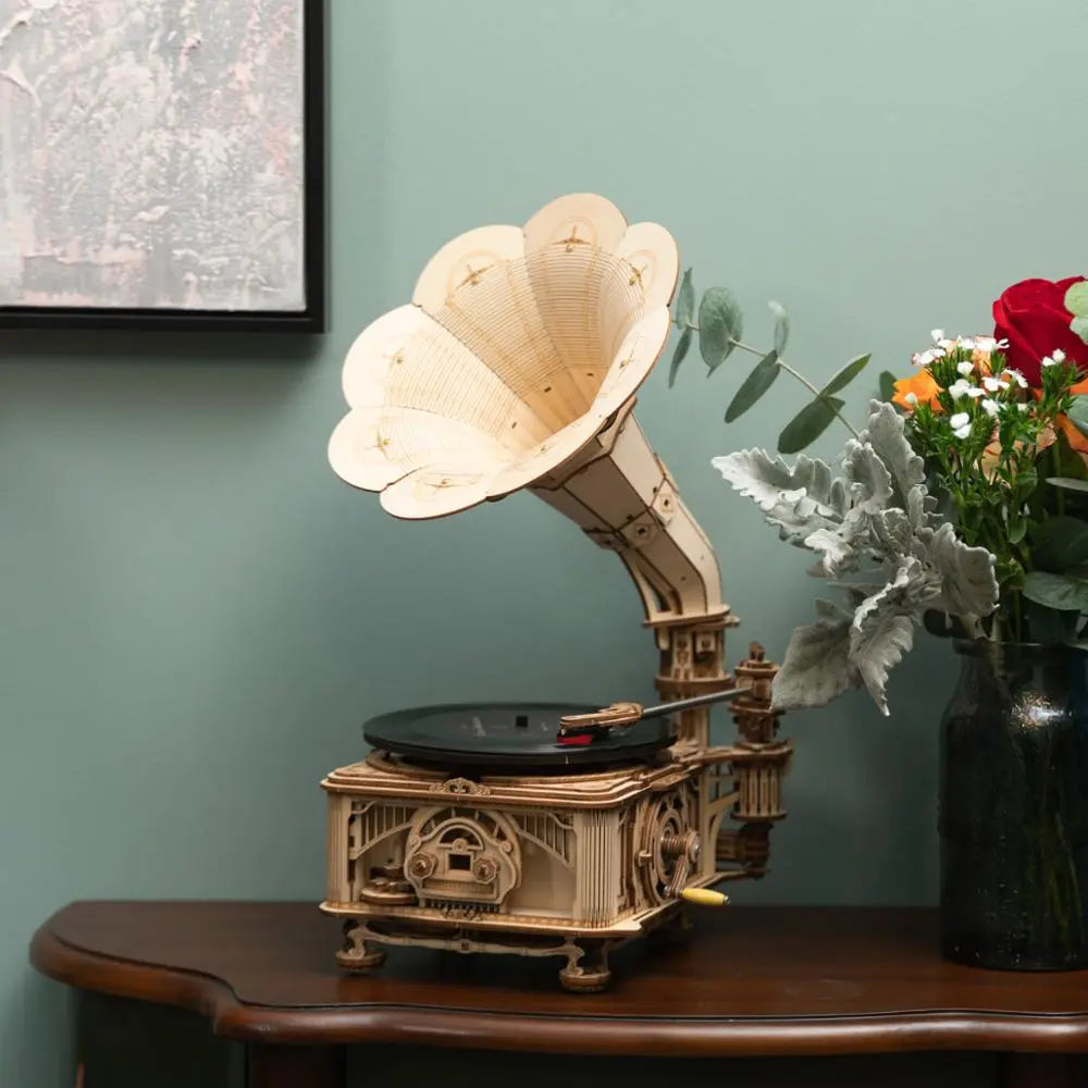 Hand Crank Classic Gramophone with Music 3D wooden puzzle DIY
