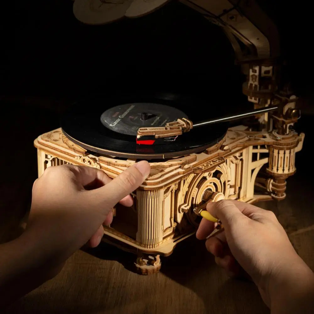 Hand Crank Classic Gramophone with Music 3D wooden puzzle DIY